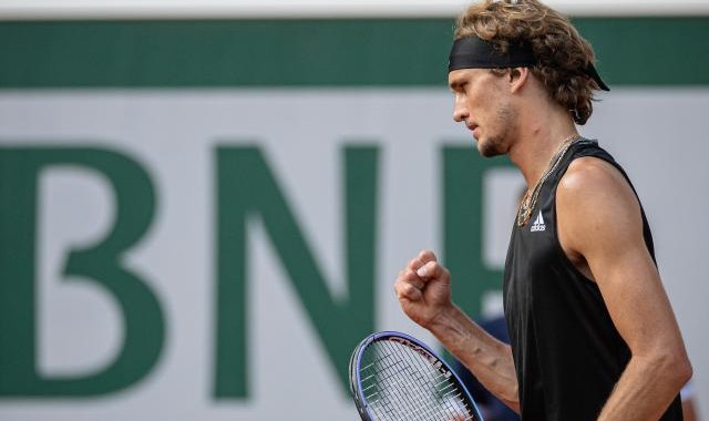 云开体育官网-兹维列夫首进法网四强 将与西西帕斯争夺决赛席位