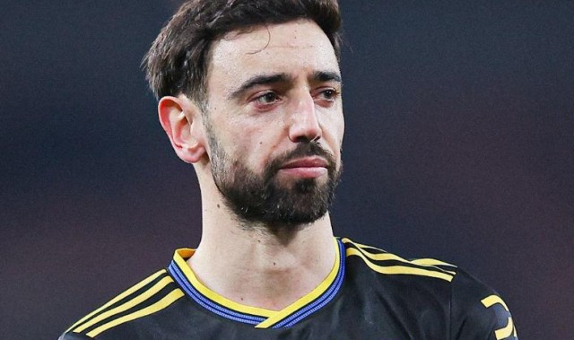 云开体育-周薪40万镑！英媒曝曼联队长开天价续约条件，沙特买断需5700万镑