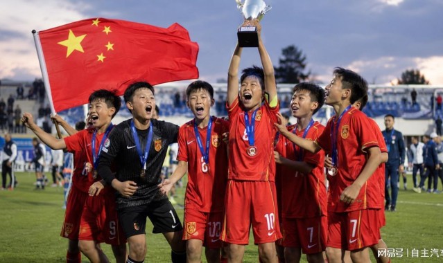 云开体育官网-比亚迪这一脚把足球小将踢上世界也“踢”醒了中国青训