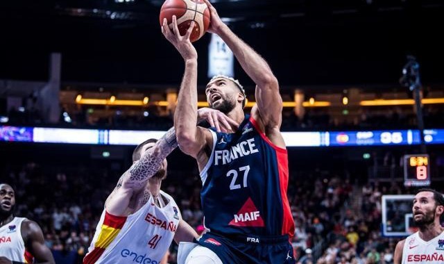 云开体育-再获银牌！法国继续倒在致命短板 输球心服口服