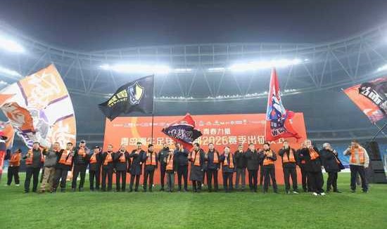 青岛信仰·青春力量青岛海牛足球俱乐部2026赛季出征仪式圆满举行